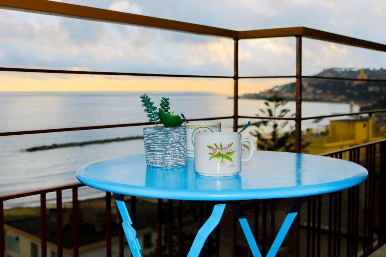 Apartamento H11 Arma Vista Mare Panoramica Arma di Taggia Exterior foto