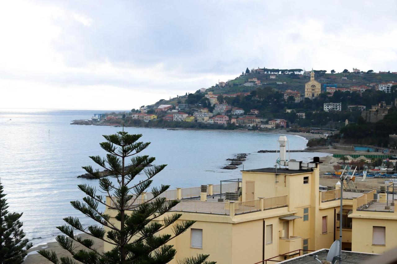 Apartamento H11 Arma Vista Mare Panoramica Arma di Taggia Exterior foto